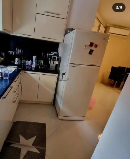 Tirane, jepet me qera apartament 3+1 Kati 2, 125 m² 1.000 € (RRUGA E KAVAJES)