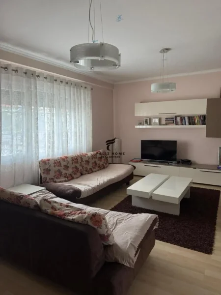 Tirane, jepet me qera apartament 3+1 Kati 3, 127 m² 800 € (21 DHJETORI)