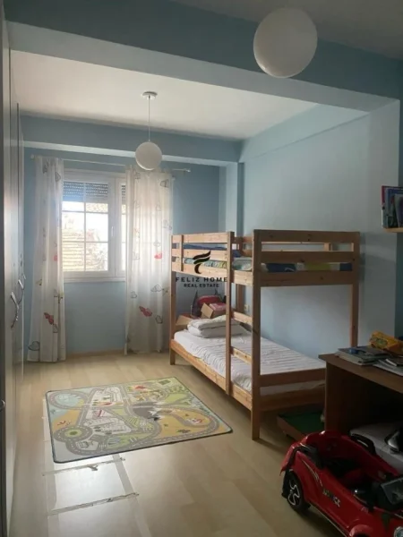 Tirane, jepet me qera apartament 3+1 Kati 3, 127 m² 800 € (21 DHJETORI)