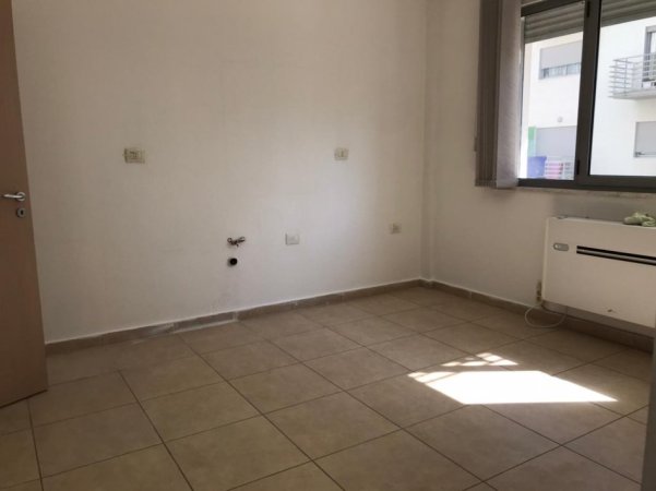 Tirane, jepet me qera apartament per zyre 1+1 Kati 2, 400 €