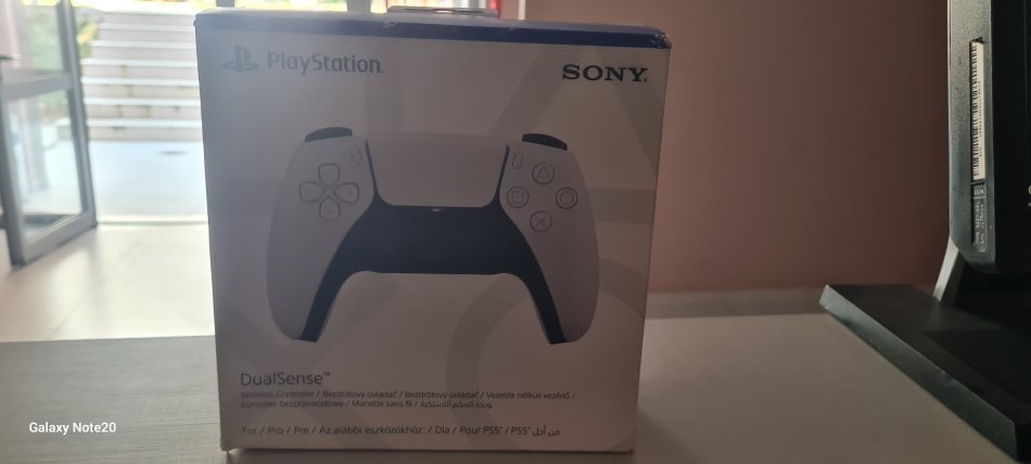 Gramsh, shes Play stacion 5 slim 550 €