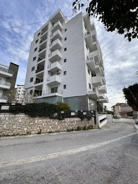 Sarande, shitet apartament 2+1+Ballkon Kati 1, 115 m² 218.500 € (Rruga Skenderbeu)