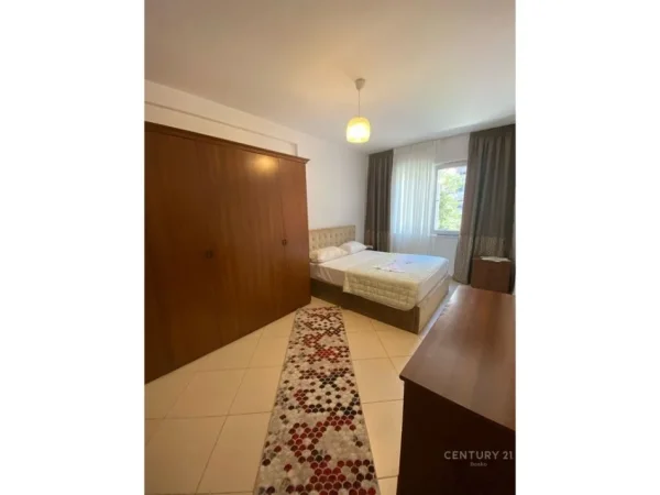 Tirane, jepet me qera apartament 1+1+Ballkon Kati 2, 72 m² 450 € (Unaza e Re)