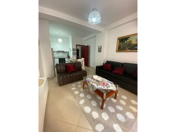Tirane, jepet me qera apartament 1+1+Ballkon Kati 2, 72 m² 450 € (Unaza e Re)