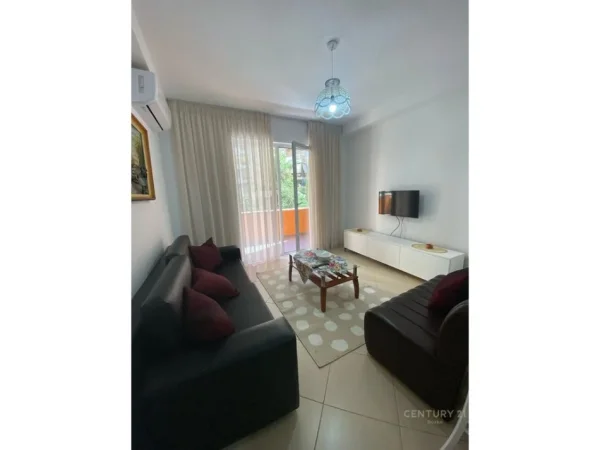Tirane, jepet me qera apartament 1+1+Ballkon Kati 2, 72 m² 450 € (Unaza e Re)