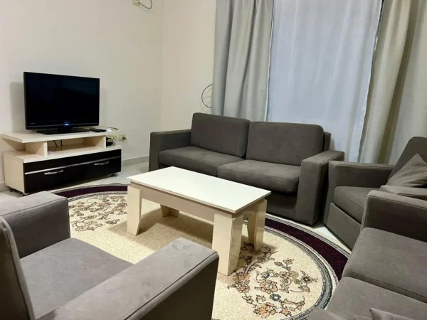 Tirane, jepet me qera apartament 1+1+Ballkon Kati 2, 74 m² 400 € (Vila L Astir)