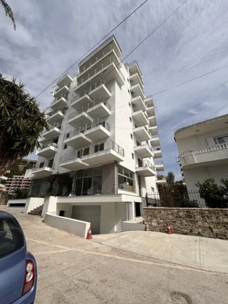 Sarande, shitet apartament 2+1+Ballkon Kati 1, 110 m² 209.000 € (Rruga Skenderbeu)
