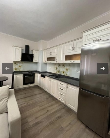 Tirane, jepet me qera apartament 2+1+Ballkon Kati 2, 96 m² 450 € (Rruga e Dajtit)