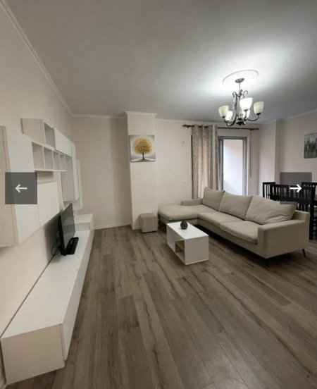 Tirane, jepet me qera apartament 2+1+Ballkon Kati 2, 96 m² 450 € (Rruga e Dajtit)