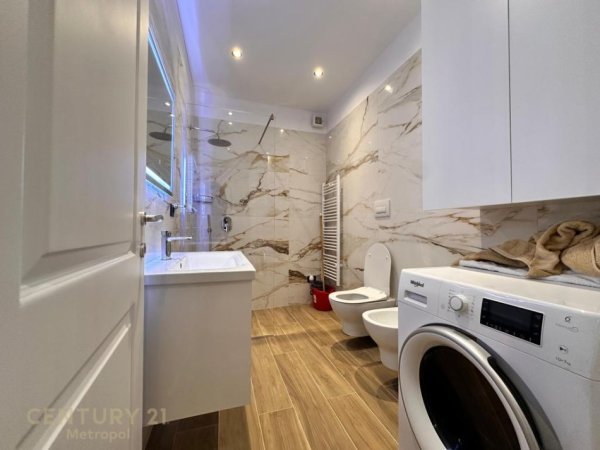 Tirane, jepet me qera apartament 2+1+Aneks Kati 4, 96 m² 1.500 € 