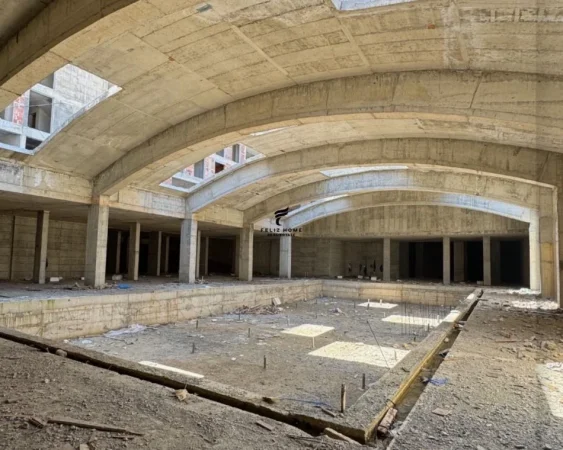 Tirane, shitet ambjent biznesi Kati -1, 3.440 m² 5.200.000 € (PORCELAN)