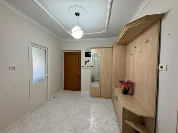 Tirane, jepet me qera apartament 2+1 Kati 5, 80 m² 700 € (QENDER)