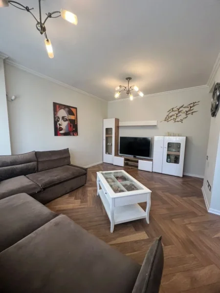 Tirane, shitet apartament 1+1 Kati 4, 59 m² 110.000 € (Rruga kongresi i manastirit)
