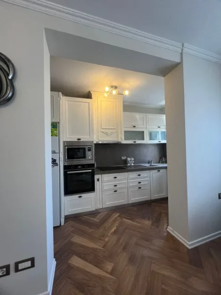 Tirane, shitet apartament 1+1 Kati 4, 59 m² 110.000 € (Rruga kongresi i manastirit)