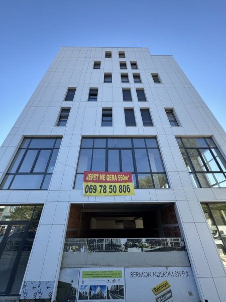 Tirane, jepet me qera ambjent biznesi Kati 2, (Ish fabrika Uzina Dinamo, Rruga Dine Hoxha, Tiranë)