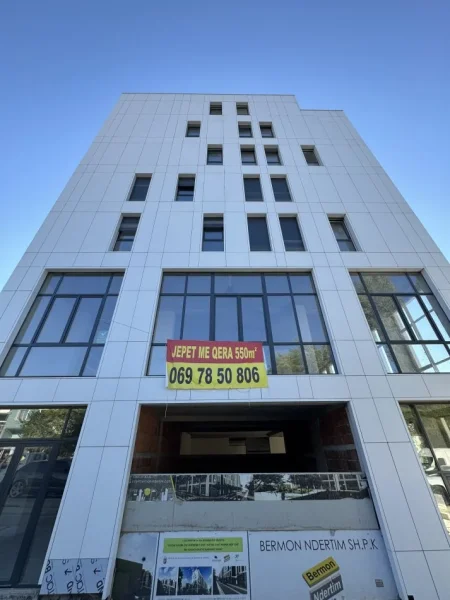 Tirane, jepet me qera ambjent biznesi Kati 2, (Ish fabrika Uzina Dinamo, Rruga Dine Hoxha, Tiranë)
