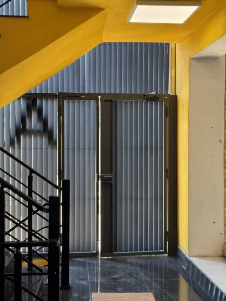 Tirane, jepet me qera ambjent biznesi Kati 2, (Ish fabrika Uzina Dinamo, Rruga Dine Hoxha, Tiranë)