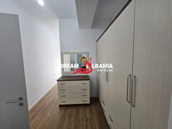 Tirane, jepet me qera apartament 2+1 Kati 4, 80 m² 490 € (tek Rezidenca Kaimi)