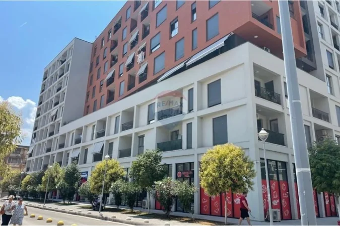 Tirane, shitet ambjent biznesi , 92 m² 277.200 € (Rruga e Dibrës) ID: 530561001-157