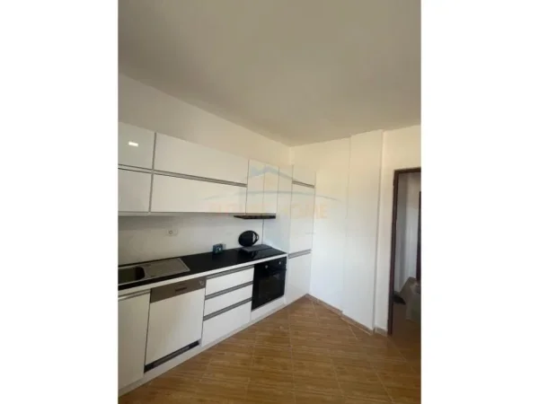 Qerret, shitet apartament 1+1+Ballkon Kati 4, 67 m² 85.000 € (Durres)