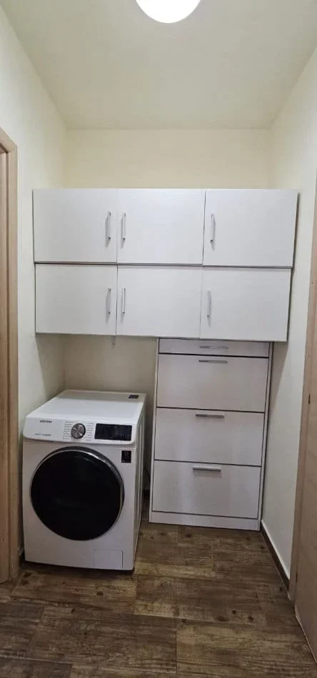 Tirane, jepet me qera apartament 1+1 Kati 4, 66 m² 600 € (Rruga e Dibres, Prane Komisariatit Nr 4)