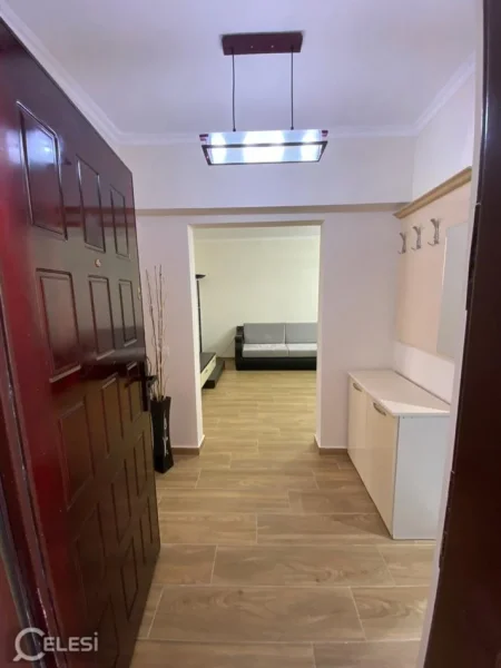Tirane, jepet me qera apartament 2+1 Kati 3, 70 m² 700 € (Mine Peza, prane Taverna Tafaj)
