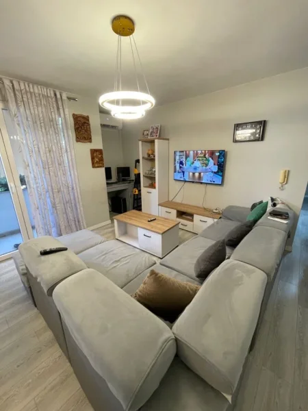 Tirane, shitet apartament 2+1+Ballkon Kati 2, 100 m² (Vasil Shanto)