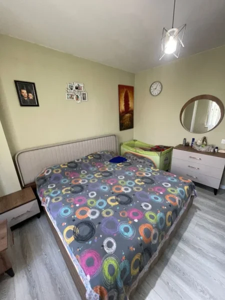 Tirane, shitet apartament 2+1+Ballkon Kati 2, 100 m² (Vasil Shanto)