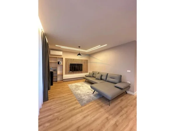 Gjiri Lalezit, shitet apartament 2+1 Kati 0, 105 m² 415.000 € (Durres)