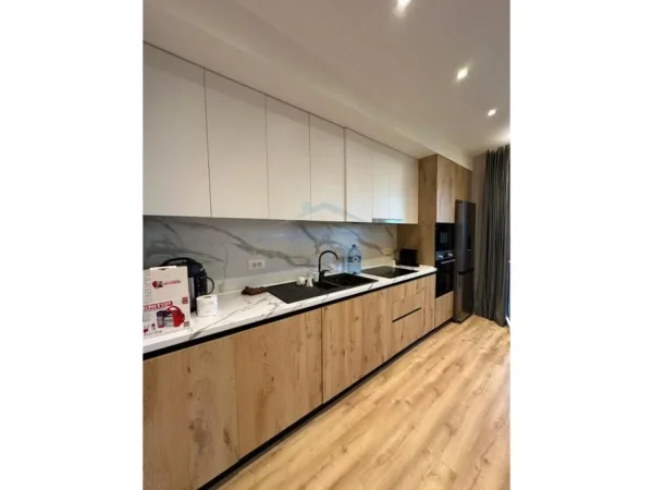 Gjiri Lalezit, shitet apartament 2+1 Kati 0, 105 m² 415.000 € (Durres)