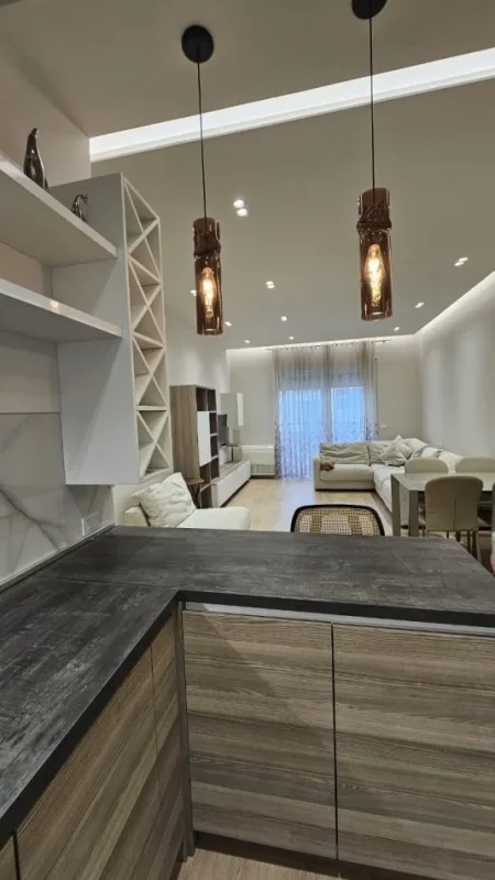 Tirane, jepet me qera 3+1 Kati 1, 118 m² 1.200 € (RRUGA PETI)