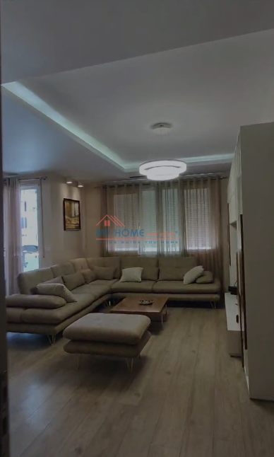 Tirane, jepet me qera apartament 3+1+Ballkon Kati 2, 120 m² 900 € (Stacioni i Trenit)