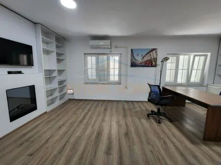 Tirane, shitet ambjent biznesi Kati 1, 860 m² 300.000.000 € 