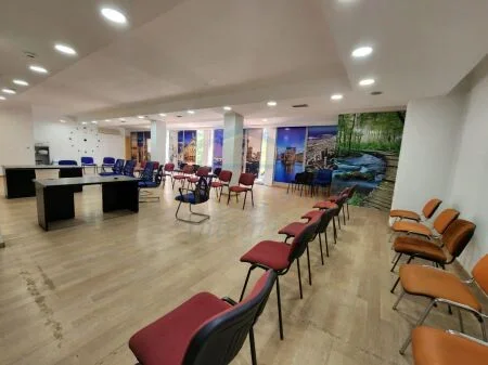 Tirane, shitet ambjent biznesi Kati 1, 860 m² 300.000.000 € 