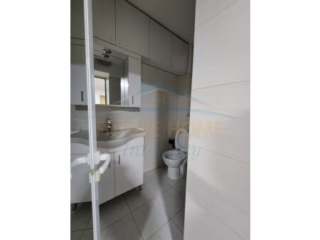 Tirane, shitet ambjent biznesi Kati 1, 860 m² 300.000.000 € 
