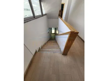 Tirane, shitet ambjent biznesi Kati 1, 860 m² 300.000.000 € 