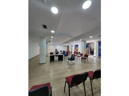 Tirane, shitet ambjent biznesi Kati 1, 860 m² 300.000.000 € 