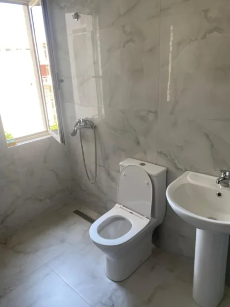 Jepet me Qera  2+1 ne Ali Demi, tek Tregu ElektrikKati 3, 65 m² 450 €