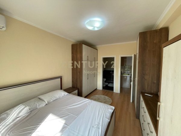 Tirane, jepet me qera apartament 2+1 Kati 2, 125 m² 900 € (Kopeshti Botanik)