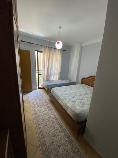 Tirane, jepet me qera apartament 2+1+Ballkon Kati 2, 90 m² 600 € (Kodra e Diellit/Rr.Rrapo Hekali)