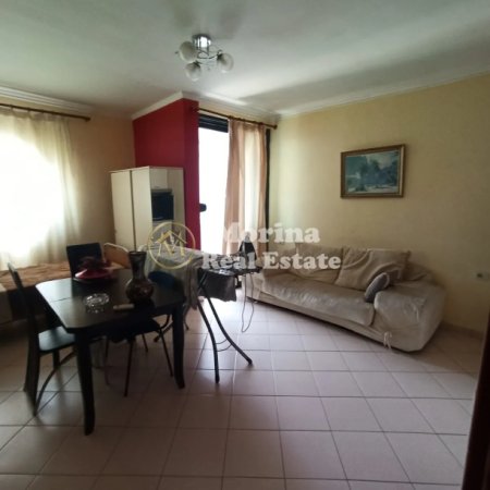 Tirane, jepet me qera apartament 3+1 Kati 11, 115 m² 600 € (Parku i Autobuzave)