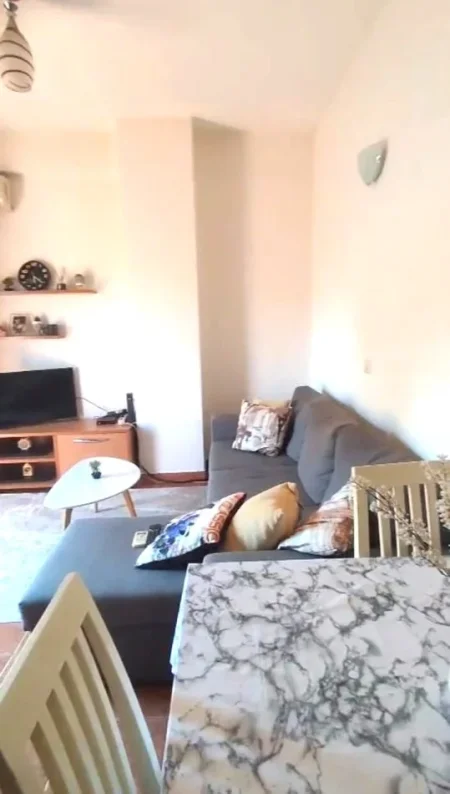 Jepet me Qera Apartamenti 2+1 tek Mulliri ne Rrugen e Elbasanit Kati 9, 90 m² 600 €uro