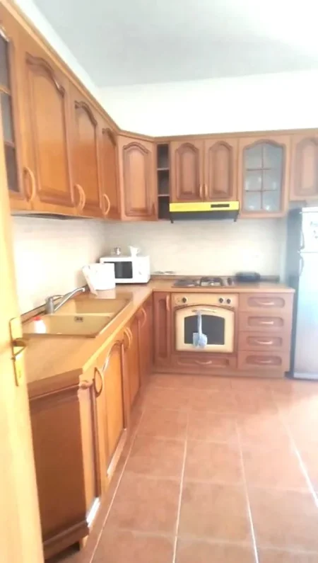 Jepet me Qera Apartamenti 2+1 tek Mulliri ne Rrugen e Elbasanit Kati 9, 90 m² 600 €uro