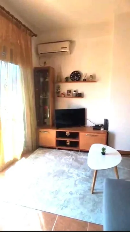 Jepet me Qera Apartamenti 2+1 tek Mulliri ne Rrugen e Elbasanit Kati 9, 90 m² 600 €uro