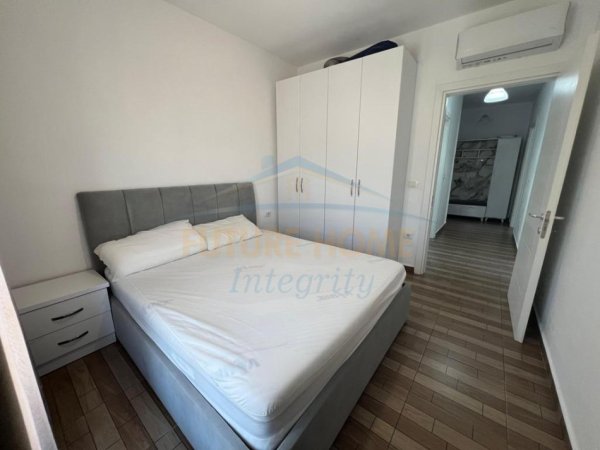 Tirane, jepet me qera 2+1 Kati 9, 85 m² 500 € 
