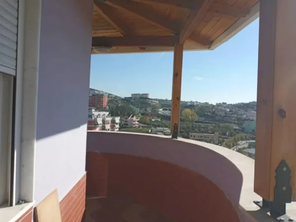 Tirane, shes apartament+verande | Penthouse 2+1+2 Kati 6, 95 m² +50 m2, 150.000 € (Shkoze te Autotraktoret)
