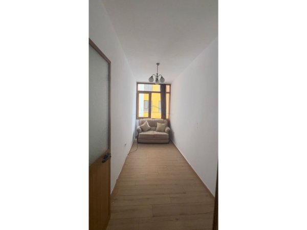 Shqiperi, jepet me qera apartament 3+1 Kati 3, 93 m² 600 € (Don Bosko)
