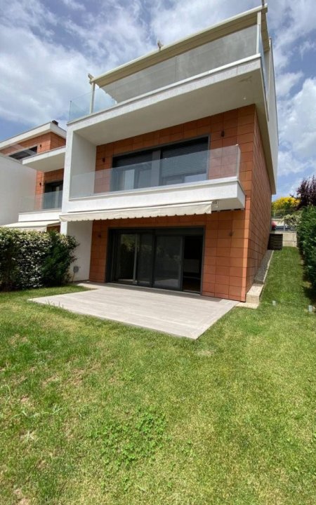Tirane, shitet Vile 3+1+Ballkon Kati 3, 250 m² 495,000 € (TEG) TT 929