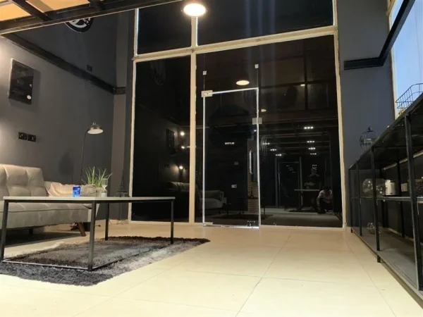 Tirane, jepet me qera ambjent biznesi Kati 0, 60 m² 550 € 