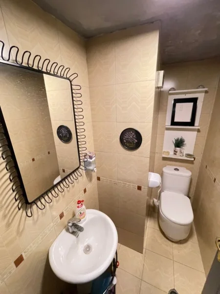 Tirane, jepet me qera ambjent biznesi Kati 0, 60 m² 550 € 